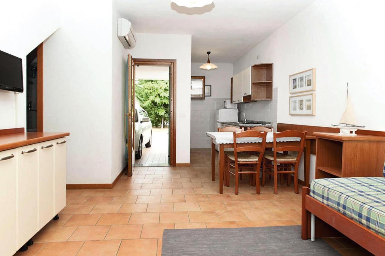 Terraced House In The Ca' Del Pino Holiday Complex With Communal Pool In บิบิโอเน ภายนอก รูปภาพ
